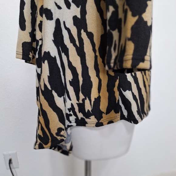 Isabella Rodriguez Academia Animal Print Waterfall Mobwife Cardigan Size L - Picture 11 of 14